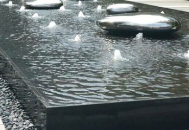 商业街不锈钢水滴景观雕塑