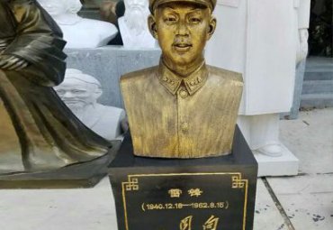 酒店雷锋英雄铜雕