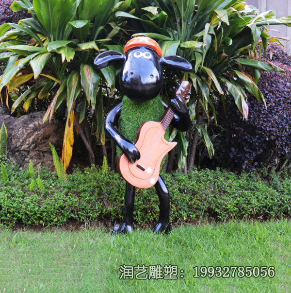 广场玻璃钢小羊肖恩雕塑 广场玻璃钢小羊肖恩雕塑