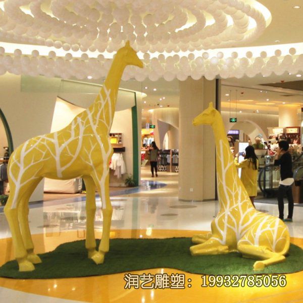 商业街玻璃钢鹿动物雕塑 商业街玻璃钢鹿动物雕塑