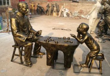 公园下棋人物铜雕