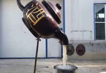 企业玻璃钢茶壶景观雕塑
