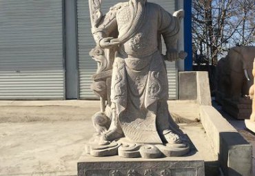 广场关公人物石雕