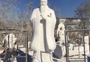 广场教育家孔子石雕