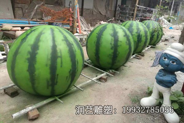 学校玻璃钢西瓜景观雕塑 学校玻璃钢西瓜景观雕塑