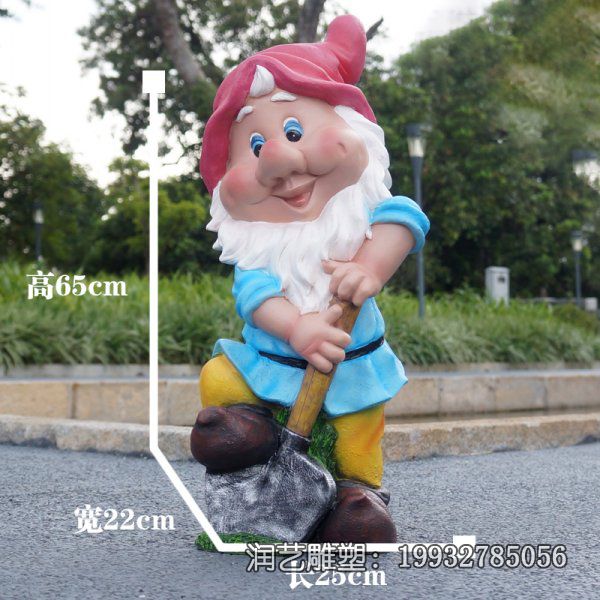 商场玻璃钢小矮人卡通雕塑 商场玻璃钢小矮人卡通雕塑