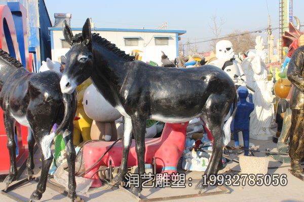学校玻璃钢驴动物雕塑 学校玻璃钢驴动物雕塑
