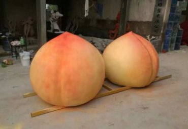 小区玻璃钢桃子景观雕塑