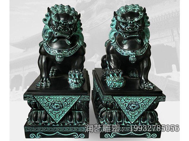 小区门口踩球狮子动物铜雕 小区门口踩球狮子动物铜雕