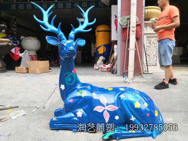 草坪玻璃钢鹿动物雕塑 草坪玻璃钢鹿动物雕塑