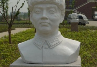 商场雷锋人物石雕