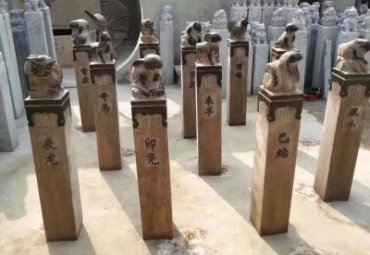 景区仿古拴马桩景观石雕
