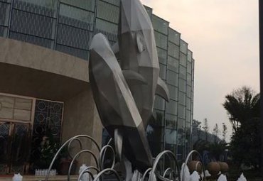 酒店不锈钢海豚动物雕塑