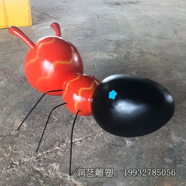 酒店玻璃钢彩绘蚂蚁雕塑 酒店玻璃钢彩绘蚂蚁雕塑