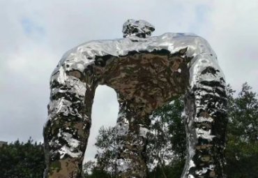 游乐场不锈钢拱门景观雕塑