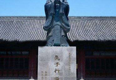 学校孔子行教人物铜雕