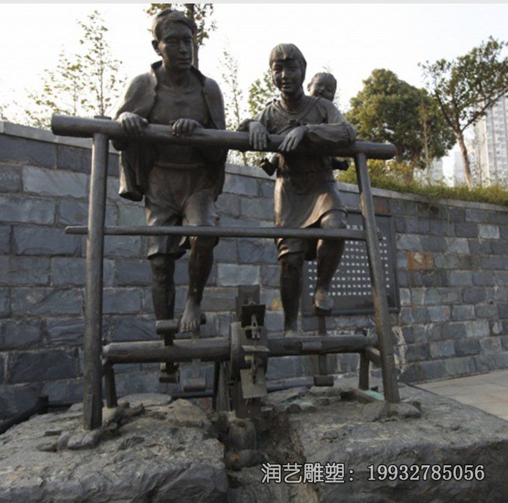 商业街一家人人物铜雕 商业街一家人人物铜雕