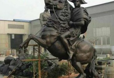 企业骑马人物铜雕