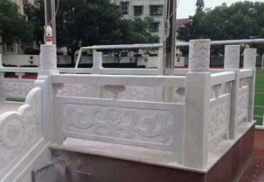 商业街升旗台景观石雕