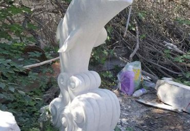 公园海豚动物石雕