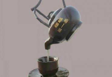 小区玻璃钢茶壶景观雕塑