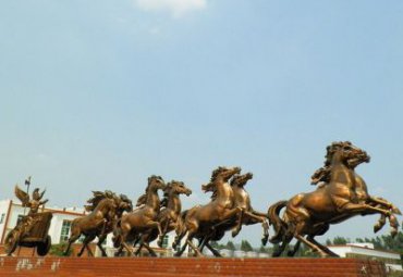 公园阿波罗战车景观铜雕