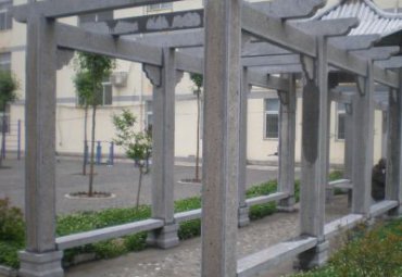 草坪长廊景观石雕