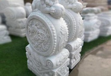 企业草白玉抱鼓石景观石雕