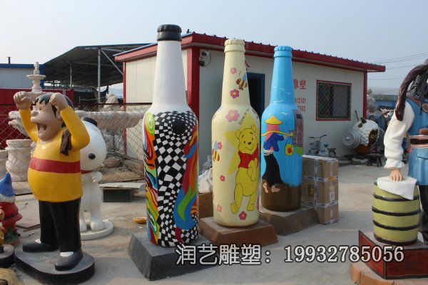景区玻璃钢酒瓶景观雕塑 景区玻璃钢酒瓶景观雕塑