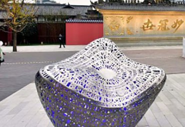 企业不锈钢镂空景观雕塑