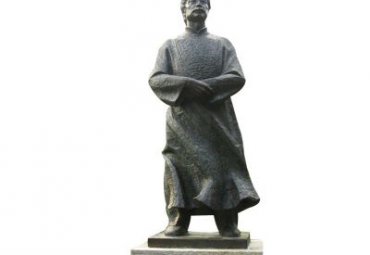 广场鲁迅人物铜雕