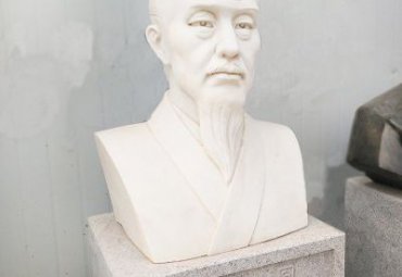 学校张衡人物石雕