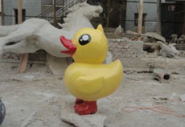商场玻璃钢小黄鸭雕塑