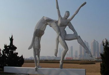 学校不锈钢体操人物雕塑