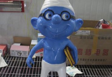 景区玻璃钢蓝精灵卡通雕塑