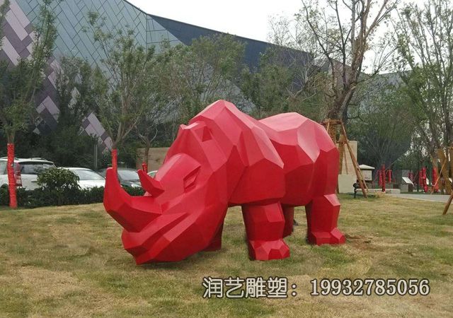 公园玻璃钢犀牛动物雕塑 公园玻璃钢犀牛动物雕塑