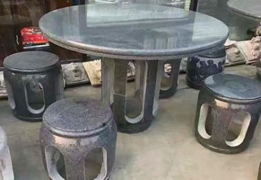 广场桌凳景观石雕