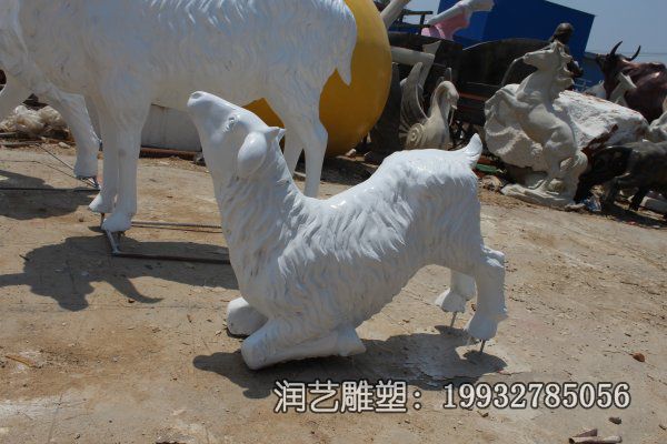 草坪玻璃钢羊动物雕塑 草坪玻璃钢羊动物雕塑