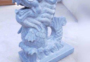 学校龙动物石雕