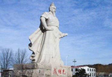 商场戚继光人物石雕