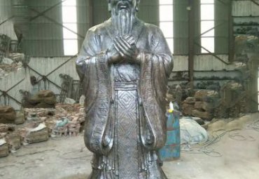 小区老子人物铜雕