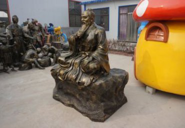 草坪张仲景人物铜雕