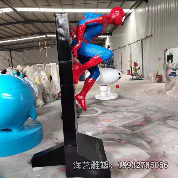 草坪玻璃钢蜘蛛侠卡通雕塑 草坪玻璃钢蜘蛛侠卡通雕塑