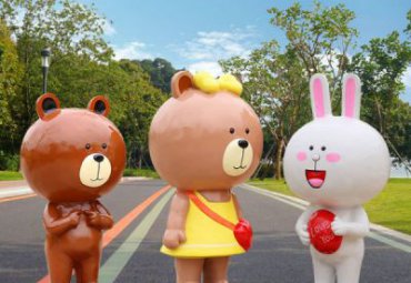 公园玻璃钢可妮兔卡通雕塑
