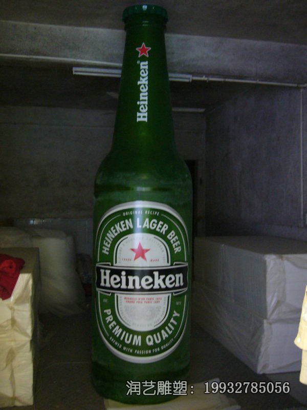 校园玻璃钢酒瓶雕塑 校园玻璃钢酒瓶雕塑