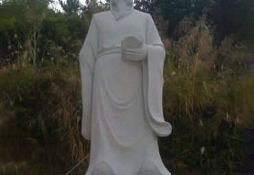 小区包公人物石雕