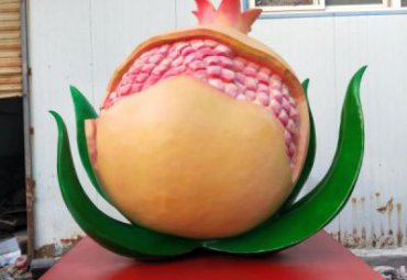 医院玻璃钢石榴雕塑