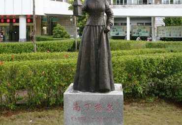 医院南丁格尔人物铜雕