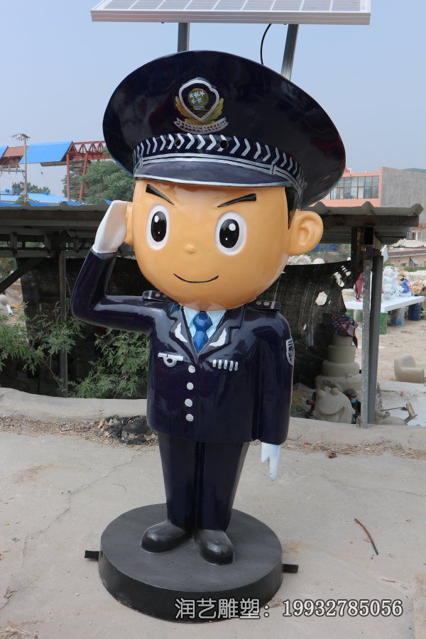 草坪玻璃钢警察雕塑 草坪玻璃钢警察雕塑