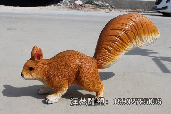 公园玻璃钢松鼠雕塑 公园玻璃钢松鼠雕塑